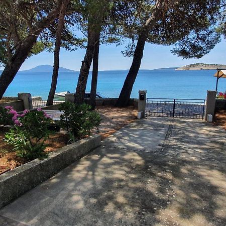 Sidus Maris, Spacious Seaside Apartment With Free Parking Martinšćica Eksteriør bilde