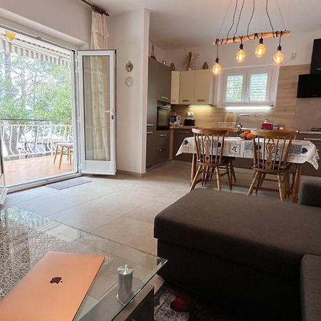 Sidus Maris, Spacious Seaside Apartment With Free Parking Martinšćica Eksteriør bilde