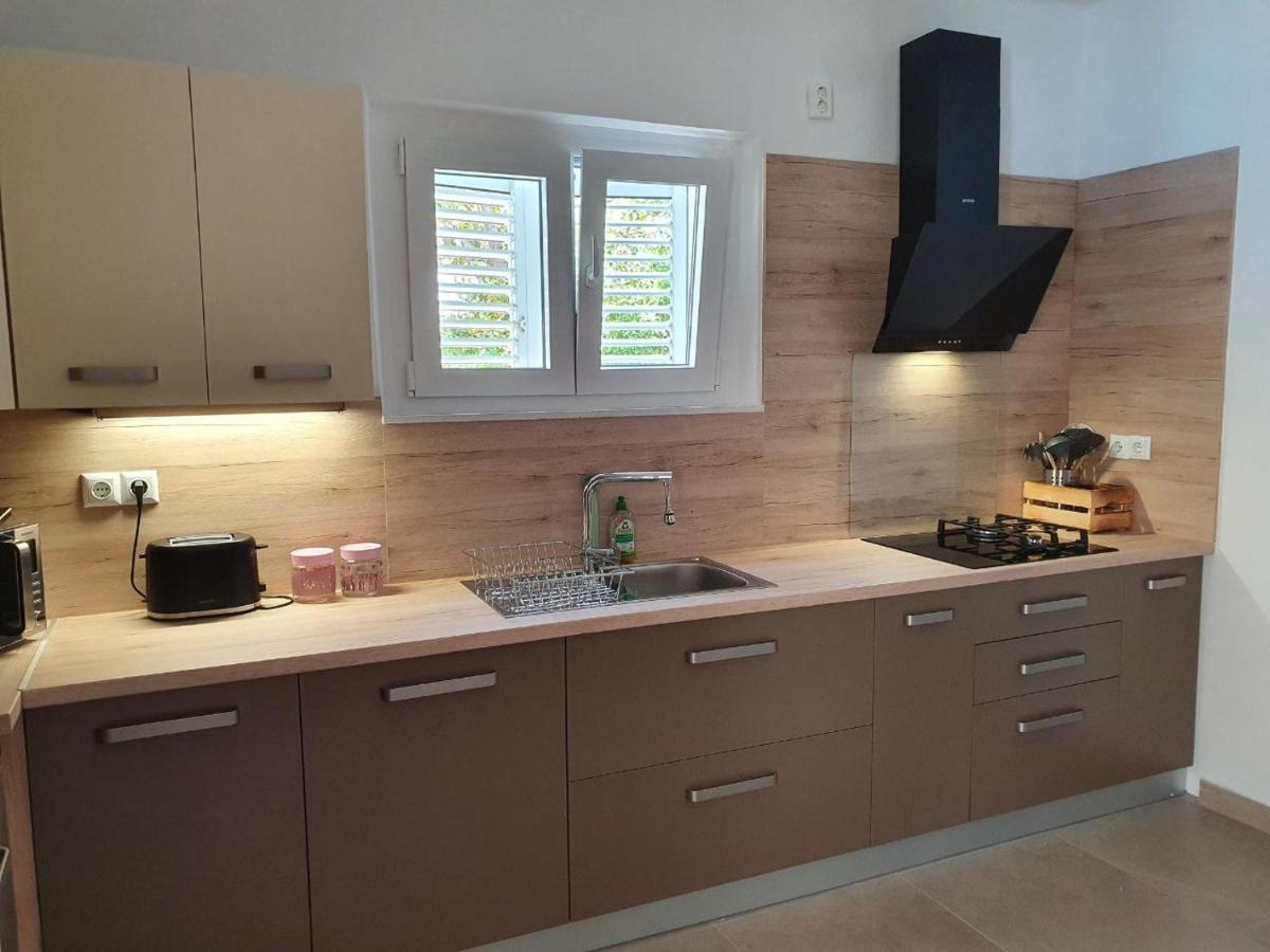 Sidus Maris, Spacious Seaside Apartment With Free Parking Martinšćica Eksteriør bilde