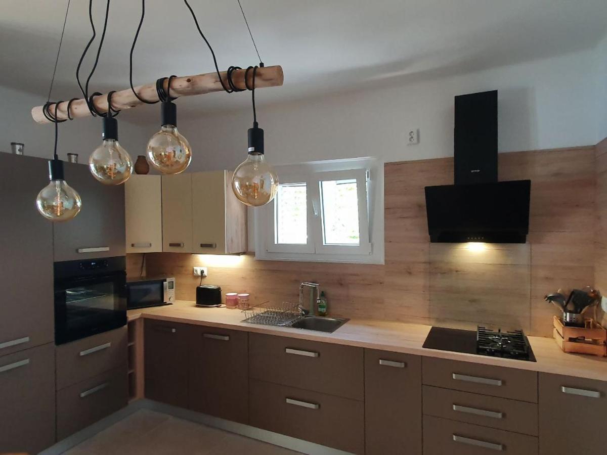 Sidus Maris, Spacious Seaside Apartment With Free Parking Martinšćica Eksteriør bilde