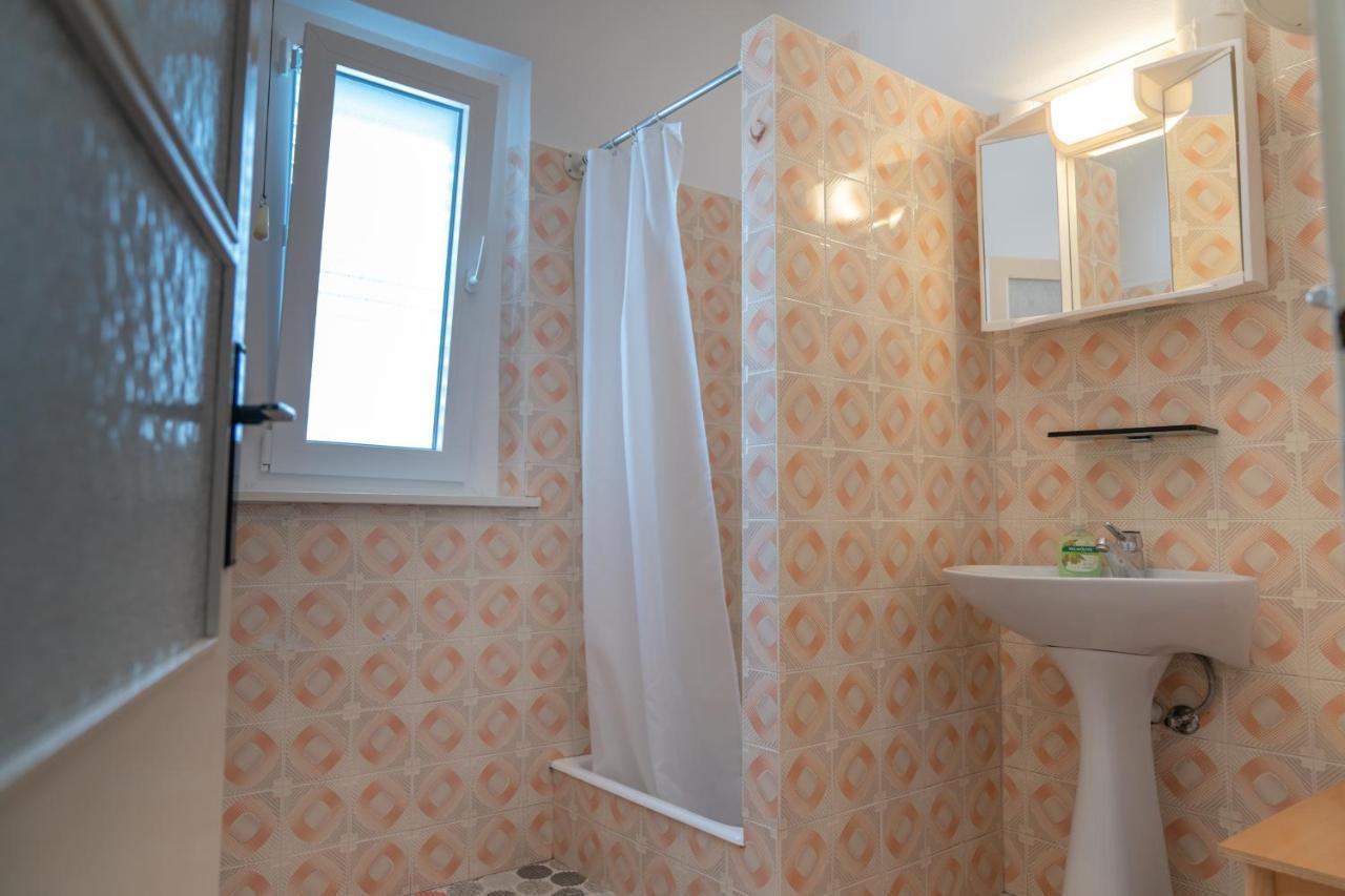Sidus Maris, Spacious Seaside Apartment With Free Parking Martinšćica Eksteriør bilde